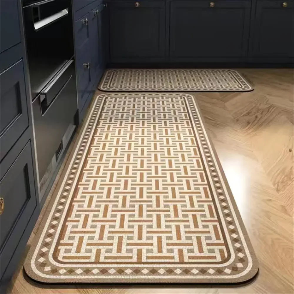 Tapis de cuisine rectangulaire avec un motif géométrique de croisillons marron et blanc.